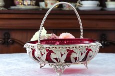 画像3: シルバープレート　ヴィクトリアン お花、葉模様の透かし細工　クランベリーグラスバスケット (3)