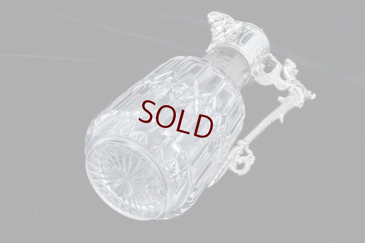 画像12: シルバープレート製ヴィクトリアン　ブドウの葉と実の手彫り彫刻 ハンドカットクリスタルグラスクラレットジャグ (12)