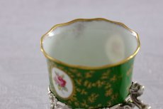 金彩がにじんだと思われる、小さなシミがあります