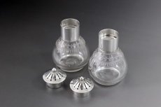 画像7: 純銀製(925)　1881年　ヴィクトリアン　リボントップ　純銀と手彫りグラスのクリュエットセット (7)