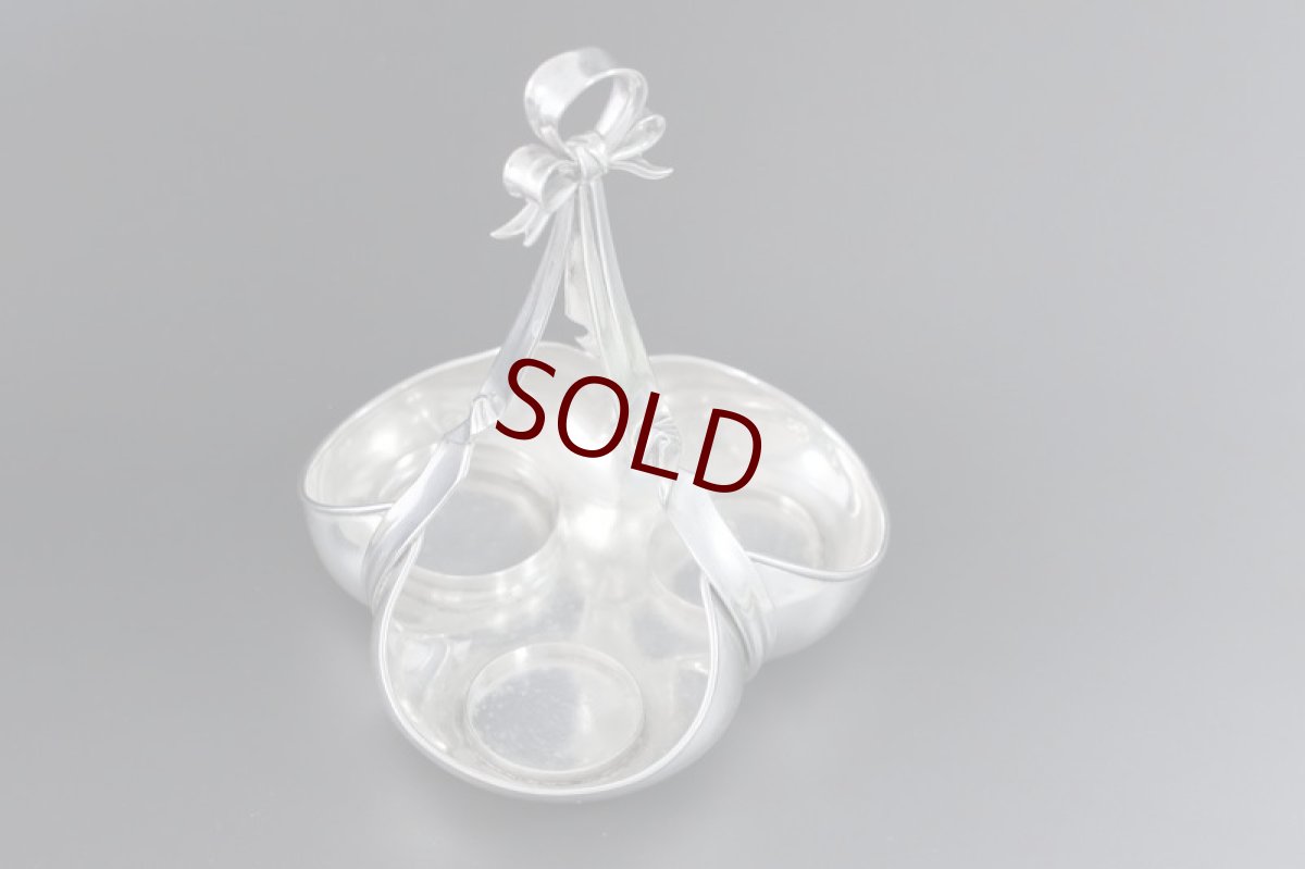 画像3: 純銀製(925)　1881年　ヴィクトリアン　リボントップ　純銀と手彫りグラスのクリュエットセット (3)