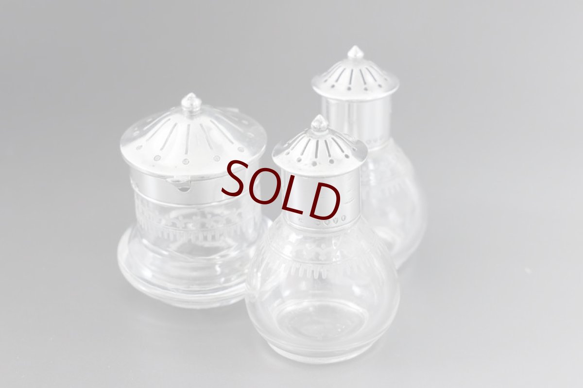 画像5: 純銀製(925)　1881年　ヴィクトリアン　リボントップ　純銀と手彫りグラスのクリュエットセット (5)