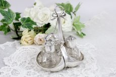 画像1: 純銀製(925)　1881年　ヴィクトリアン　リボントップ　純銀と手彫りグラスのクリュエットセット (1)