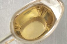 画像12: シルバープレート製　ヴィクトリア時代後期お花とスクロールの打ち出し彫刻　ティー3点セット (12)