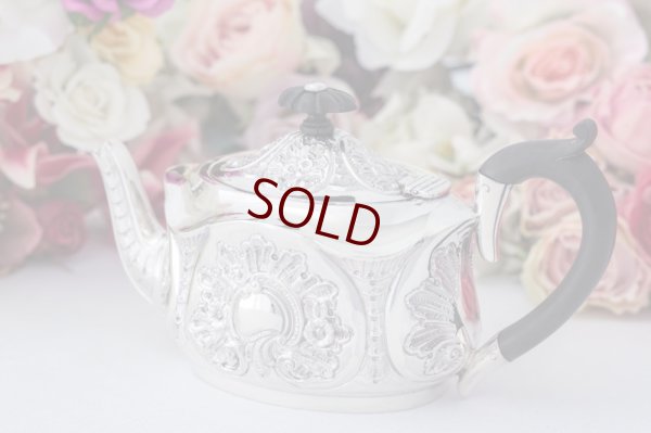 画像2: 純銀製(925)1896年　ロココスタイル　ハンドチェイスド　バチェラーサイズ　ティーポット