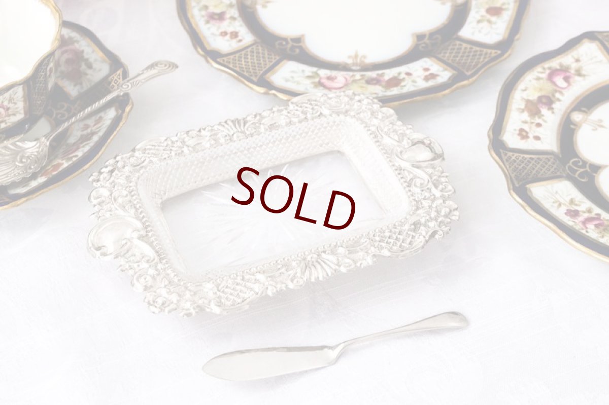 画像9: 純銀製（925）1898年　ロココ調　打ち出し彫刻　カットグラス　バターディッシュ (9)