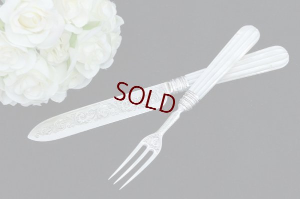 画像7: 純銀製（925）1881年　美彫刻　白蝶貝ハンドル　クリスニングカトラリーセット