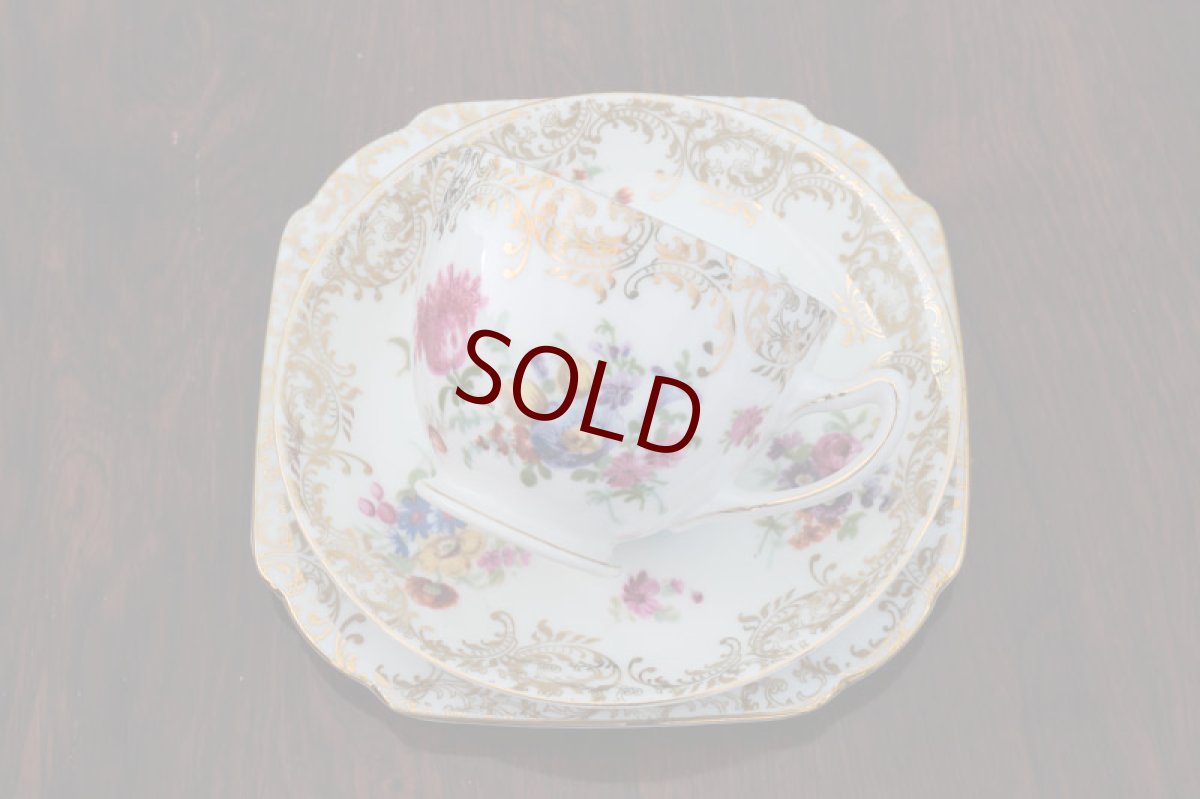 画像1: ヴィンテージ陶器　１９３０年代　チェコ製　手描き　ブーケと金彩のトリオセット２ (1)