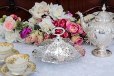 画像1: アンティークシルバー　シルバープレート製　ヴィンテージ　透かし細工　サンドイッチトレイ (1)