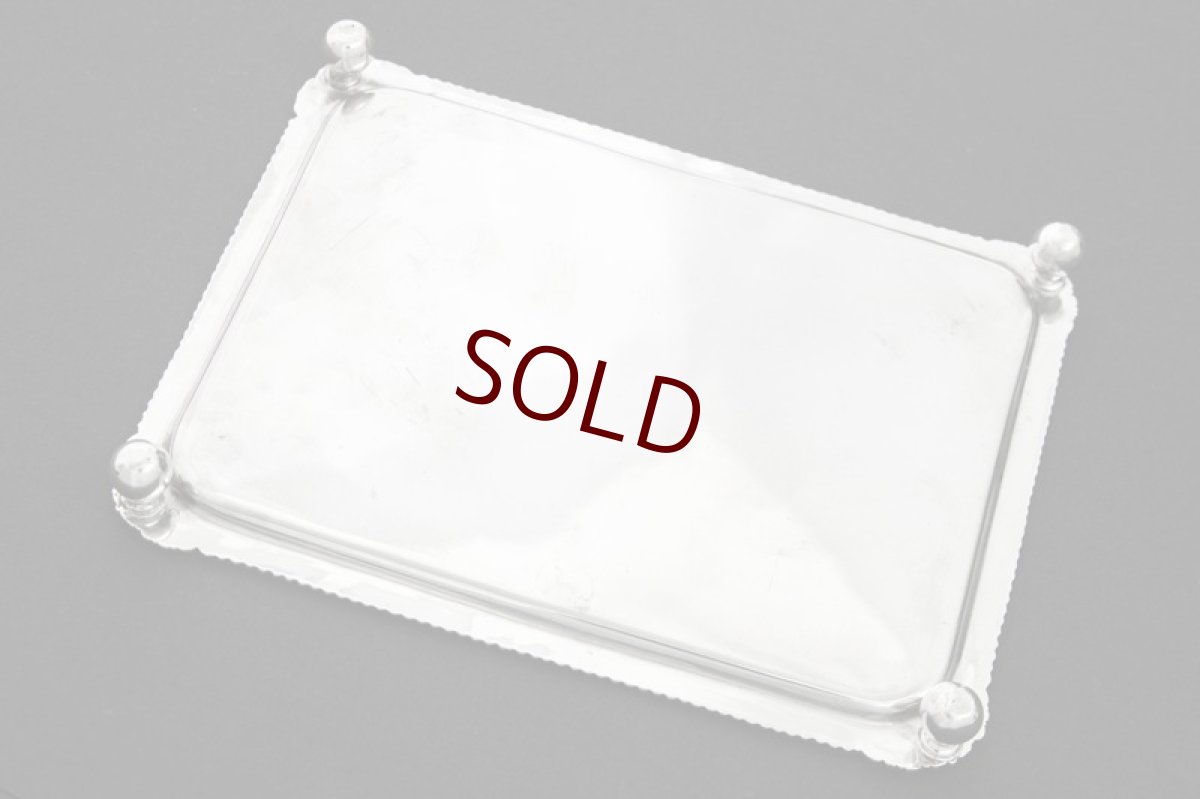 画像6: 純銀製(925)1911年 アンティークシルバー エングレーブド　スモールスクエアサルヴァ (6)