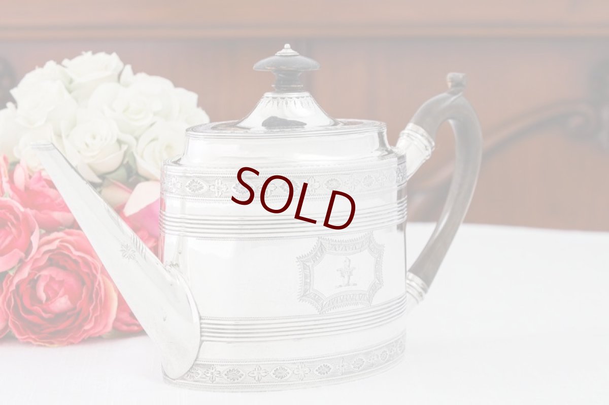 画像5: 純銀製(925) アンティークシルバー 1789年　ジョージ三世　ブライトカット　ティーポット (5)