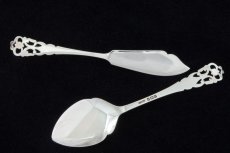 画像4: 純銀製(925) 1906年　エドウォーディアン　透かし細工　バターナイフ & ジャムスプーンセット (4)