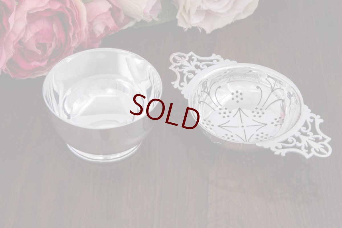 画像1: 純銀(925) ヴィンテージシルバー1969年　ボウルつき 透かし細工のティーストレイナー (1)