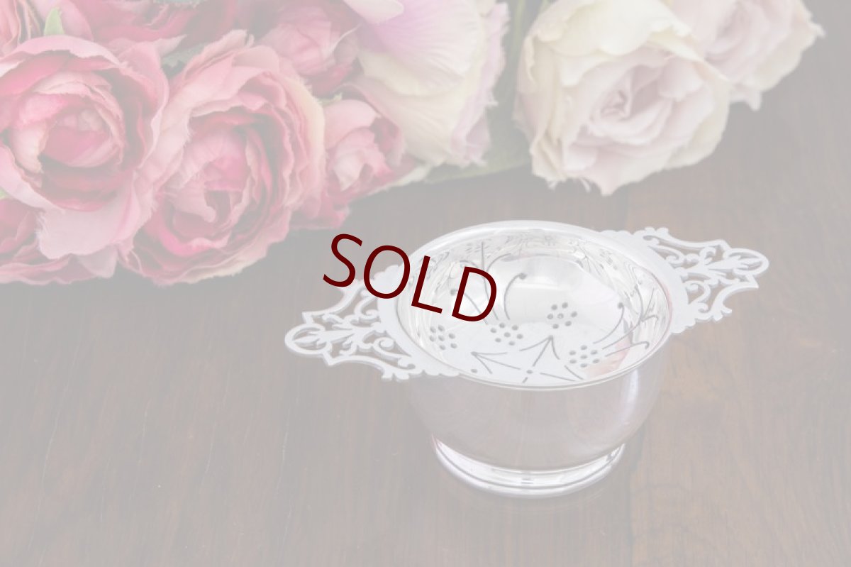 画像2: 純銀(925) ヴィンテージシルバー1969年　ボウルつき 透かし細工のティーストレイナー (2)