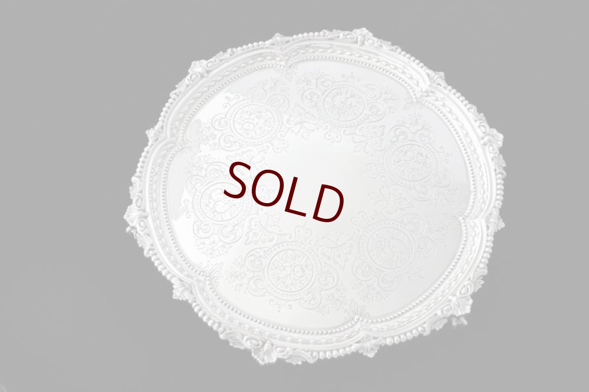 画像1: 純銀製(925) 1873年 Martin,Hall Co. 薔薇とお花の手彫り彫刻 大きめ42.5cmサルヴァ (1)