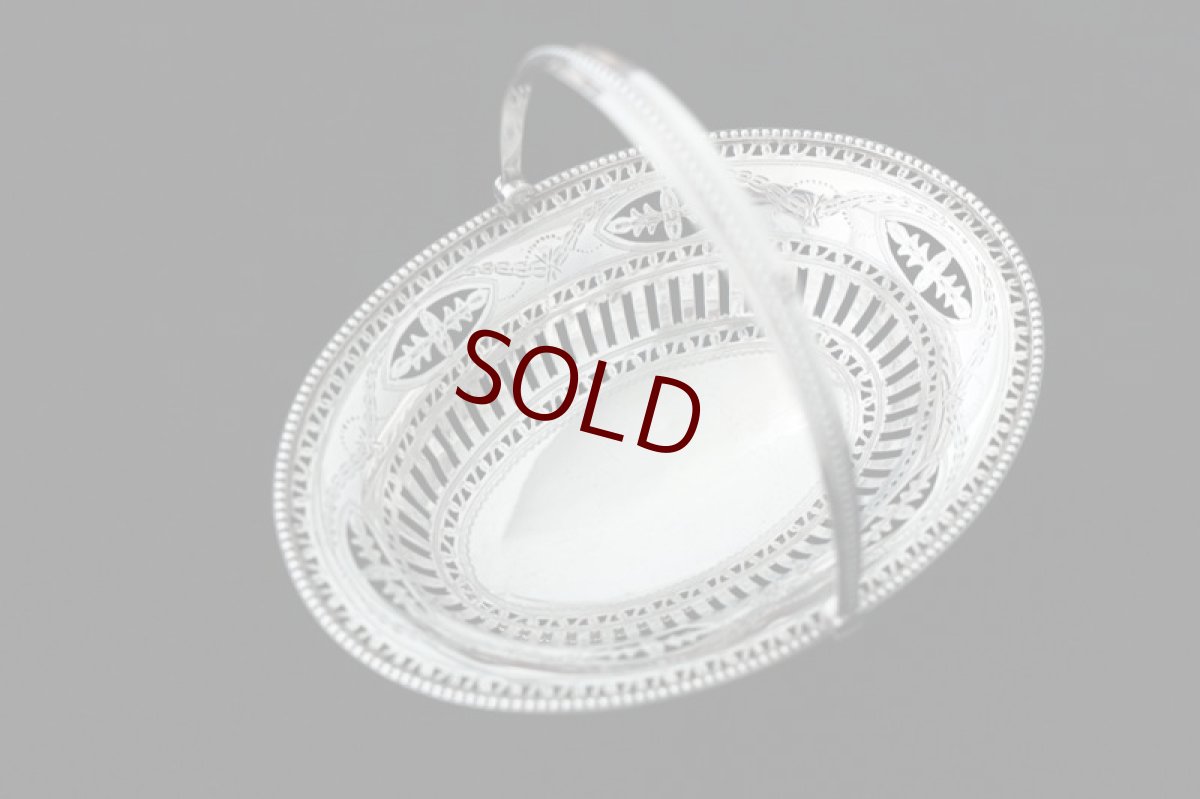 画像5: 純銀製(925)アンティークシルバー 1909年 マッピン＆ウェッブ　ボンボンバスケット　 (5)