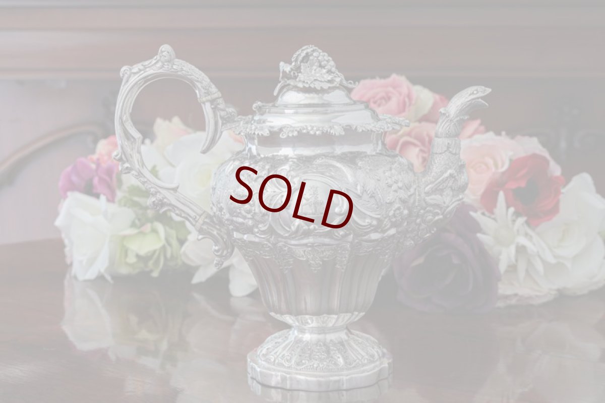 画像3: 純銀製（925）1833年 特級　ジョージアン　お花とスクロールのチェイシング　ティー＆コーヒー4点セット (3)