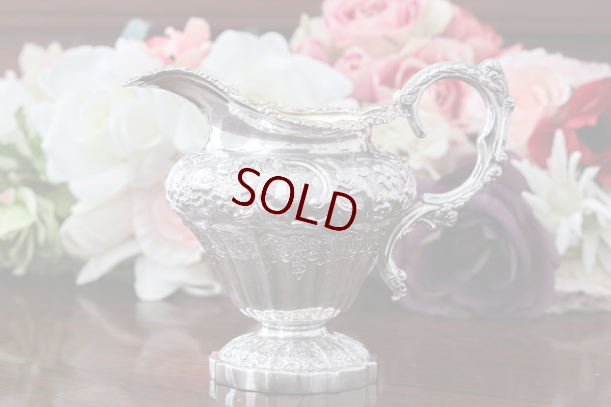 画像17: 純銀製（925）1833年 特級　ジョージアン　お花とスクロールのチェイシング　ティー＆コーヒー4点セット (17)