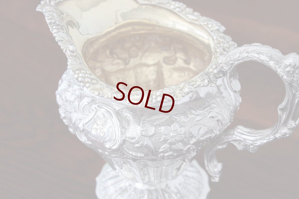 画像18: 純銀製（925）1833年 特級　ジョージアン　お花とスクロールのチェイシング　ティー＆コーヒー4点セット (18)