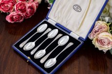 画像1: 純銀製(925) アンティークシルバー 1890年 果実の手彫り彫刻 ティースプーン６本セット (1)