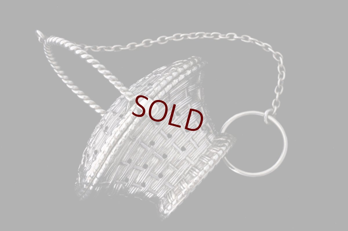 画像1: 純銀製(925)　ビンテージシルバー　アメリカン　バスケット型ティーインフューザー　 (1)