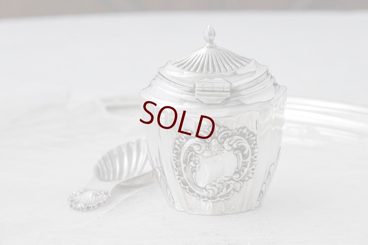 画像4: 純銀製(925) 1905年 アンティークシルバー ロココスタイル ティーキャディー (4)