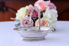 画像4: 純銀製(925)アンティークシルバー 1909年 マッピン＆ウェッブ　ボンボンバスケット　 (4)