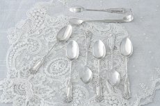 画像3: 純銀製(925)　アンティークシルバー　1903年　エレガントなスクロール装飾　ティースプーン6本、シュガートングセット (3)