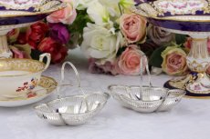 画像2: 純銀製(925)　アンティークシルバー　透かし細工　ミニボンボンバスケット (2)