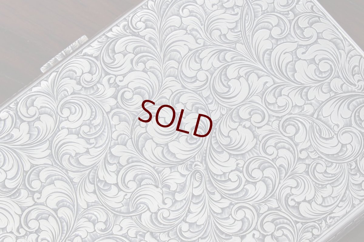 画像3: 純銀製(800)　ドイツ製　手彫りスクロール装飾　シガレットケース (3)