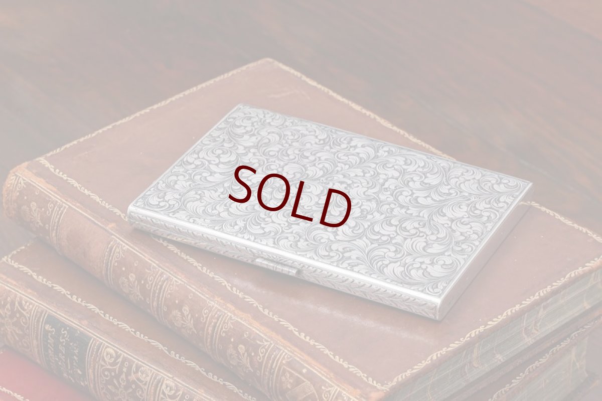 画像4: 純銀製(800)　ドイツ製　手彫りスクロール装飾　シガレットケース (4)