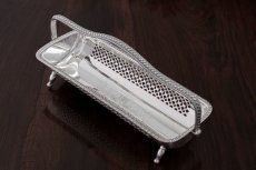 画像4: シルバープレート　ビンテージ　一番人気！　手彫り装飾　ビスケットトレイ (4)