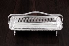 画像1: シルバープレート　ビンテージ　一番人気！　手彫り装飾　ビスケットトレイ (1)