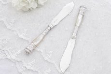 画像6: シルバープレート製 アンティークシルバー 1900年前後 白蝶貝 美装飾 バターナイフ ペアセット (6)