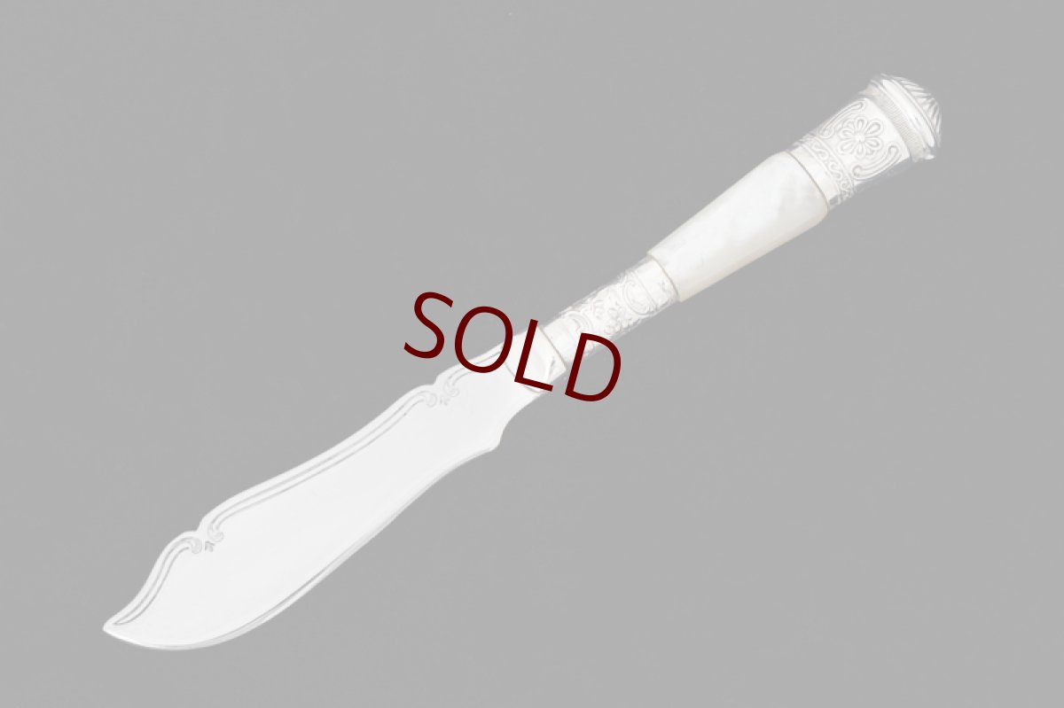 画像4: シルバープレート製 アンティークシルバー 1900年前後 白蝶貝 美装飾 バターナイフ ペアセット (4)