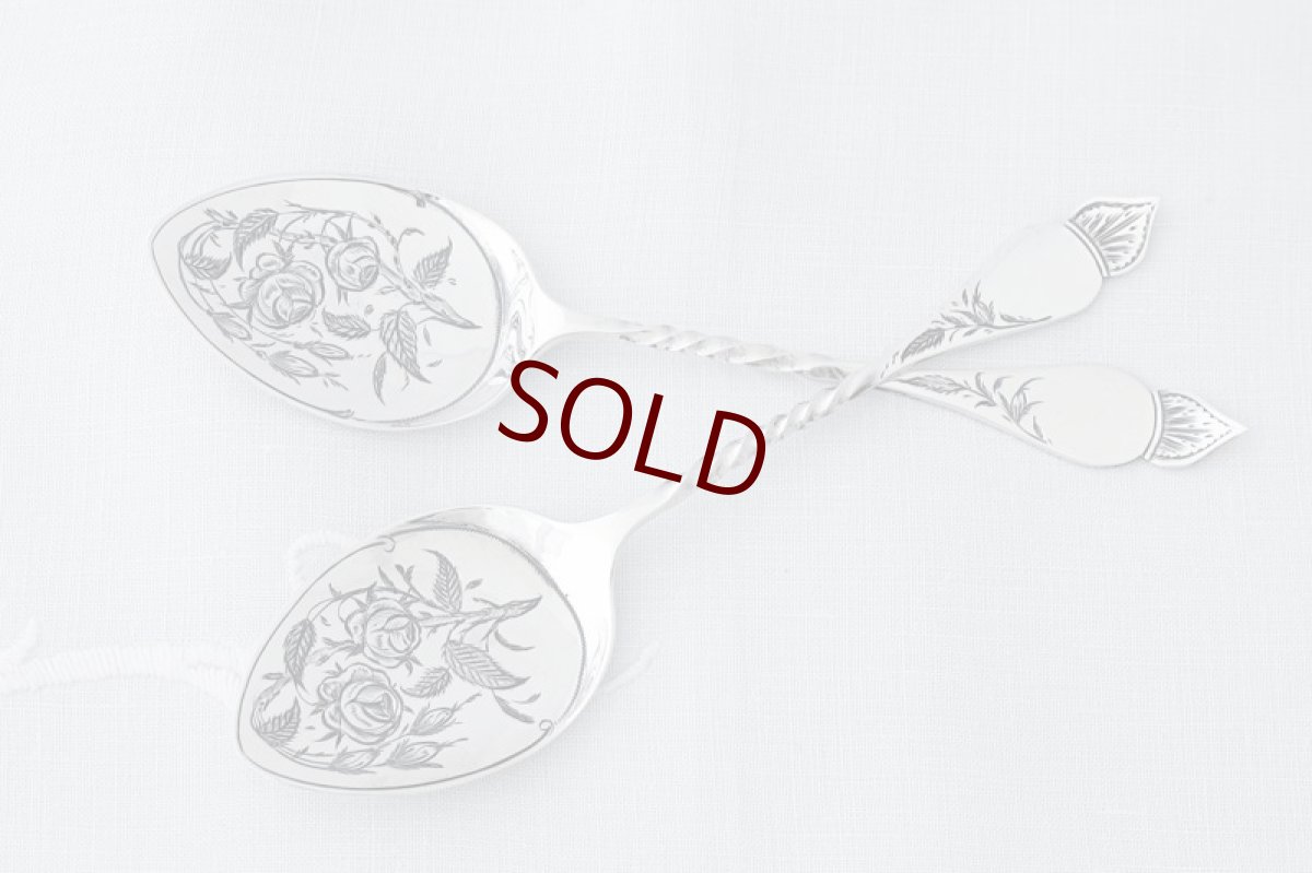 画像2: アンティークシルバー　純銀製　薔薇のモチーフ　ペア　ジャムスプーン　セット (2)