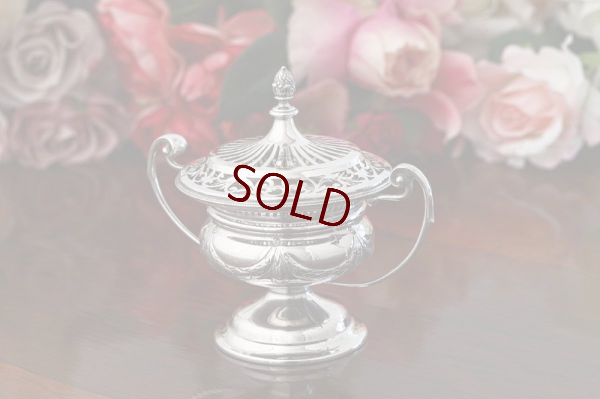 画像2: アンティークシルバー 純銀製 ハンドカットピアスワーク透かし細工 ガーランド装飾 ポプリポット　 (2)