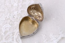 画像4: アンティークシルバー 純銀製(925) ヴィクトリアンロココ ハートのリングボックスその2 (4)