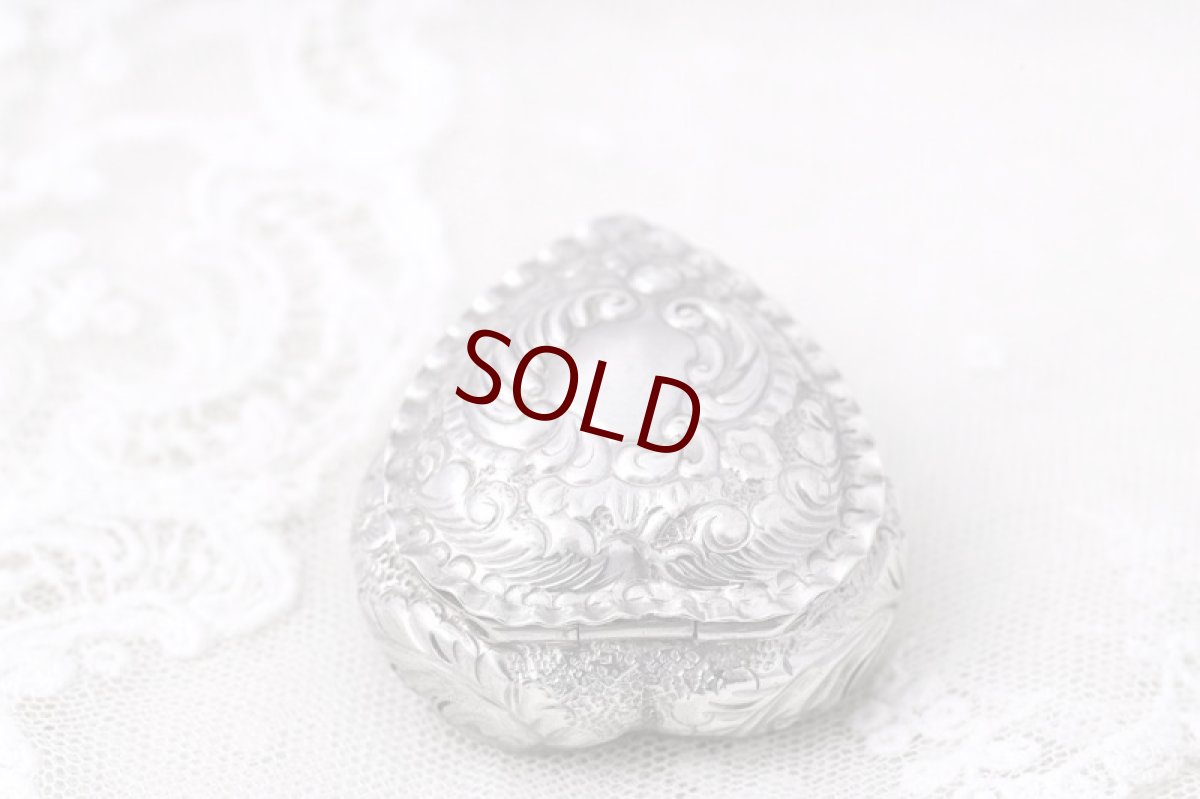 画像3: アンティークシルバー 純銀製(925) ヴィクトリアンロココ ハートのリングボックス (3)