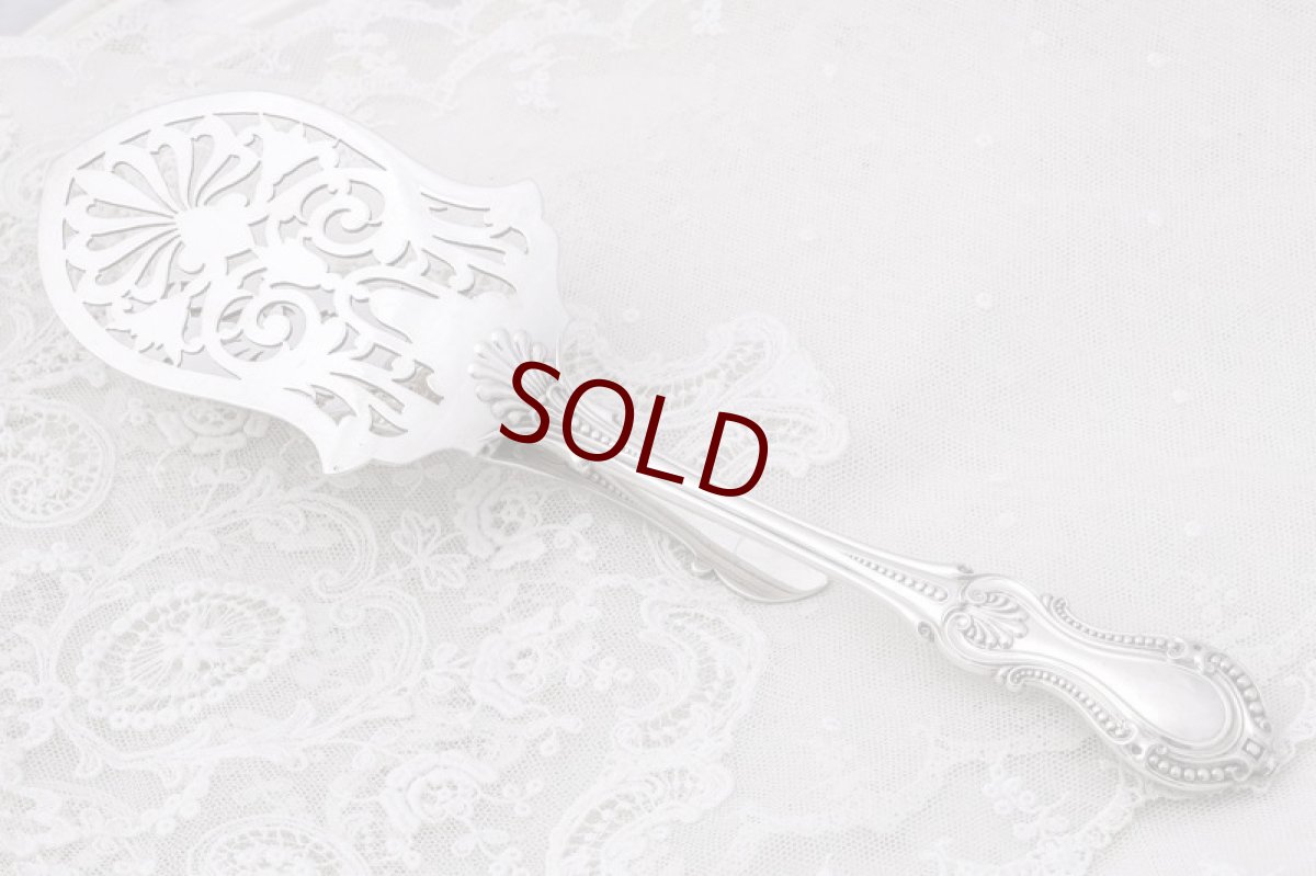 画像9: アンティークシルバー 純銀製 エルキントン制作 透かし細工が美しいサービングトング (9)