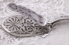 画像8: アンティークシルバー 純銀製 エルキントン制作 透かし細工が美しいサービングトング (8)