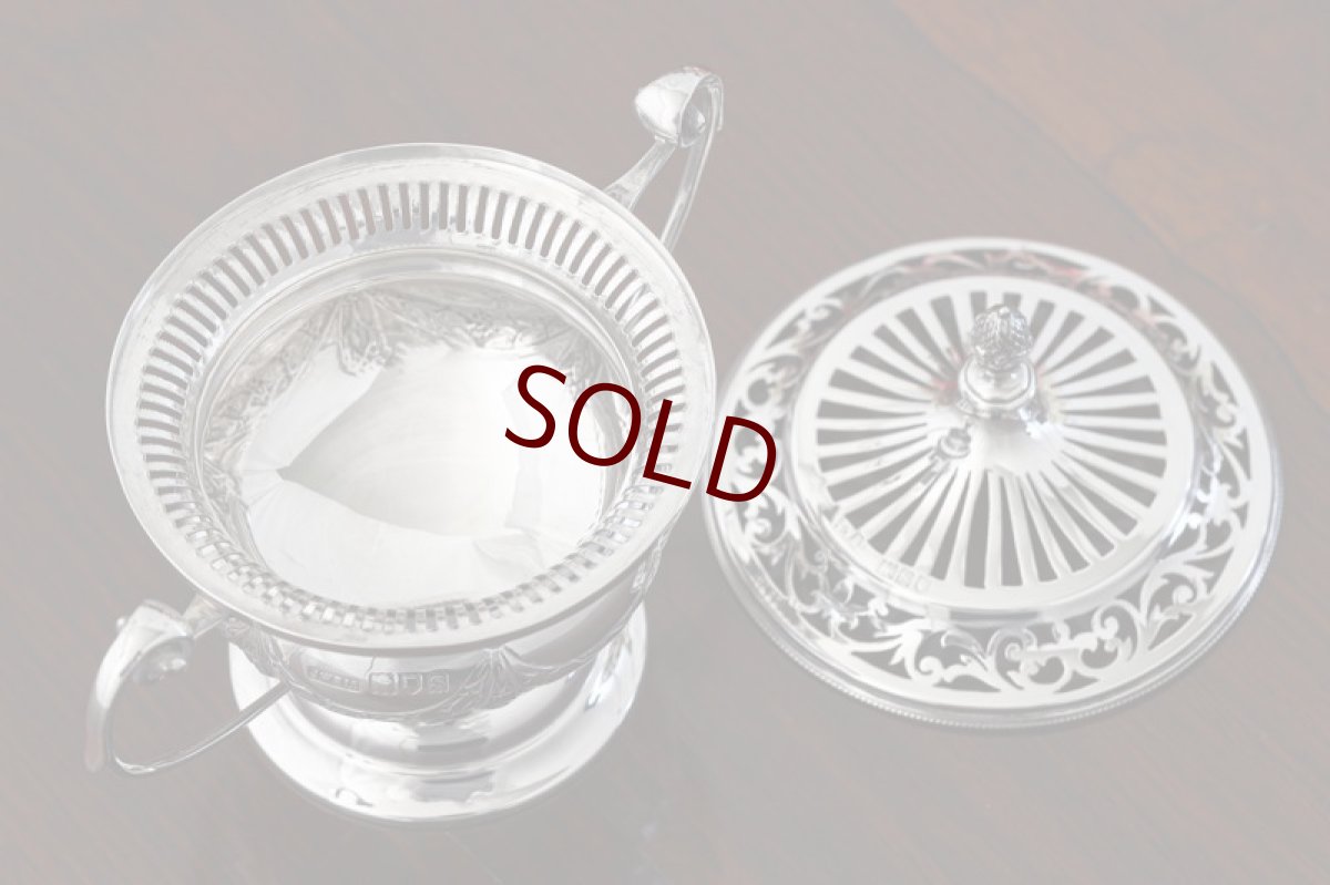 画像4: アンティークシルバー 純銀製 ハンドカットピアスワーク透かし細工 ガーランド装飾 ポプリポット　 (4)