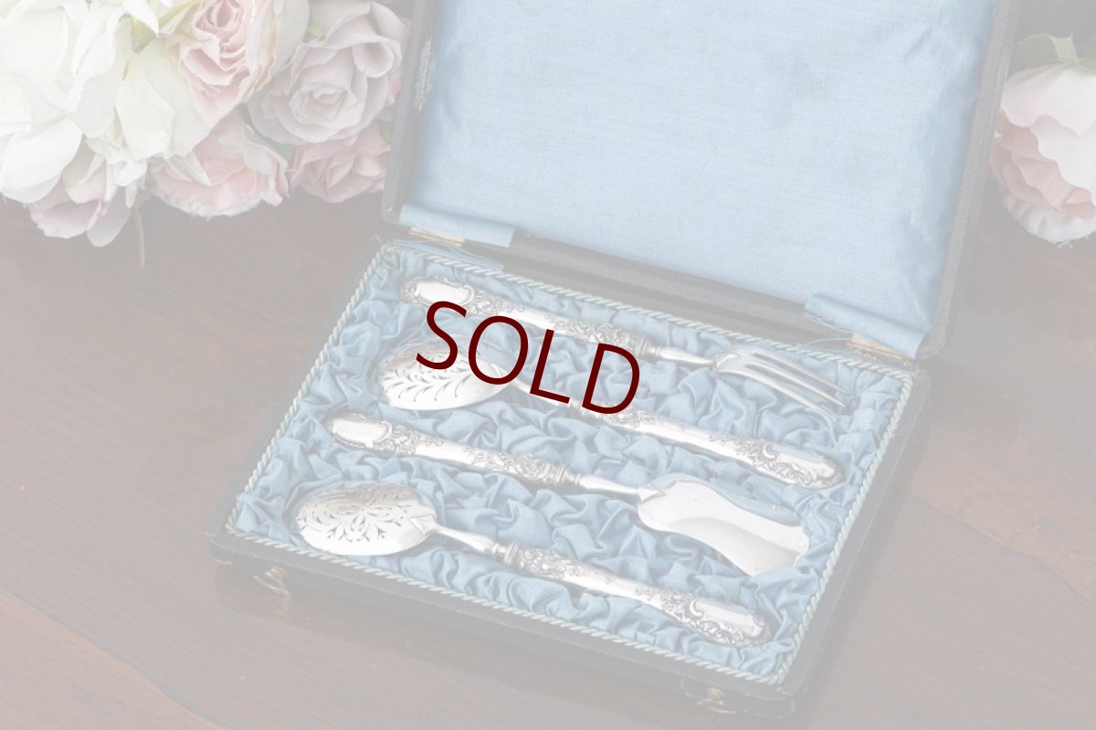 画像1: アンティークシルバー、フランス製 ロココスタイル 純銀(950) サービングカトラリー4点セット (1)