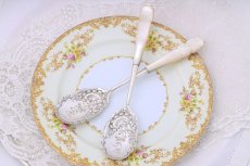 画像3: アンティークシルバー、純銀製 Walker & Hall  白蝶貝 デザートサービングスプーンペアセット (3)