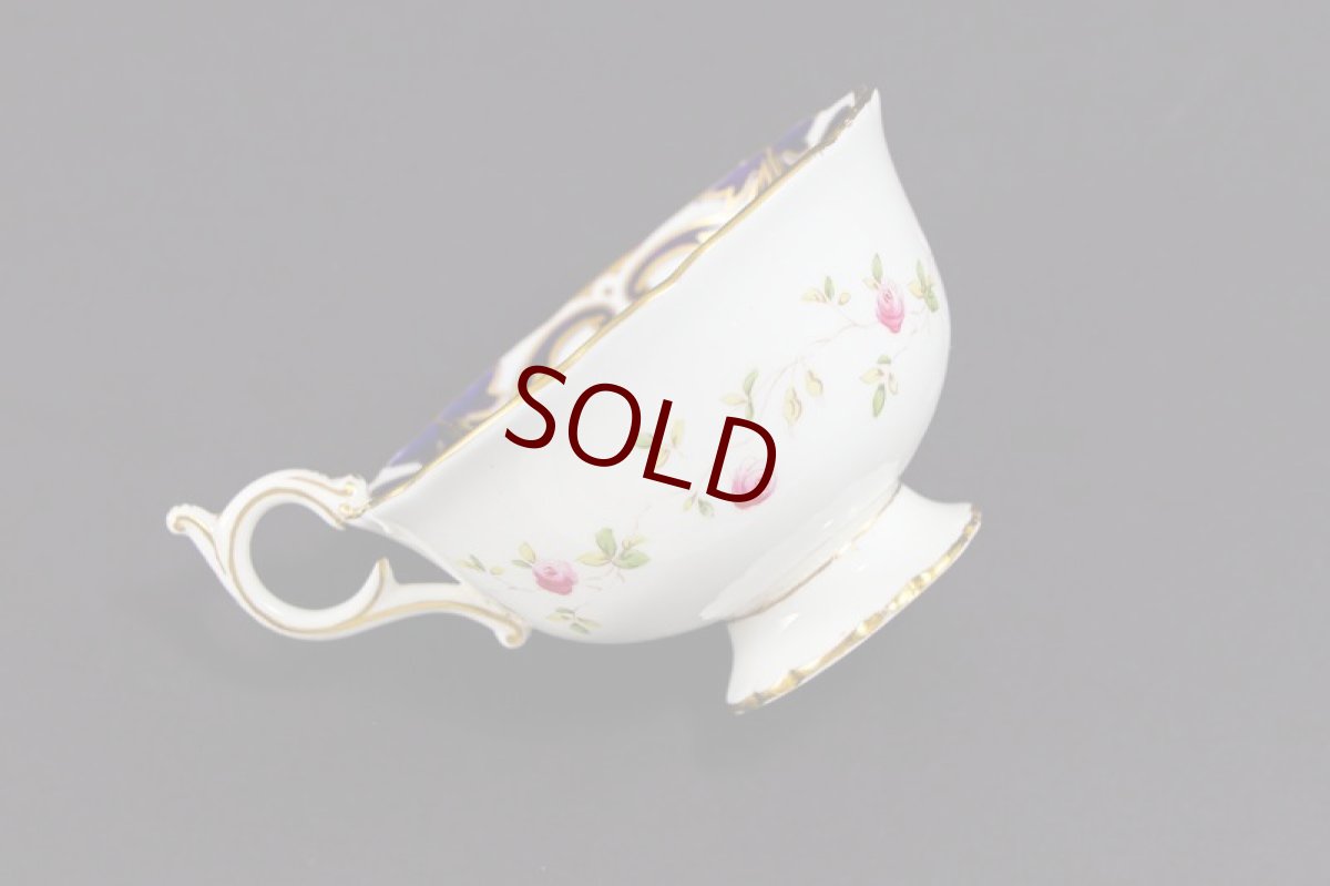 画像9: アンティーク陶磁器　コールポート　総手描き　薔薇とスクロール、金彩　ペア　ティーカップトリオセット (9)