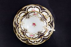 画像4: アンティーク陶磁器　コールポート　総手描き　薔薇とスクロール、金彩　ペア　ティーカップトリオセット (4)