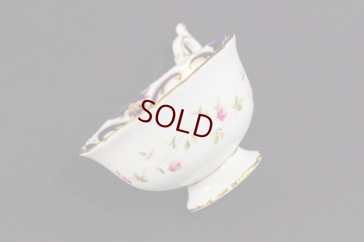 画像10: アンティーク陶磁器　コールポート　総手描き　薔薇とスクロール、金彩　ペア　ティーカップトリオセット (10)