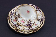 画像6: アンティーク陶磁器　コールポート　総手描き　薔薇とスクロール、金彩　ペア　ティーカップトリオセット (6)