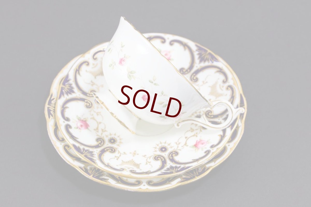 画像5: アンティーク陶磁器　コールポート　総手描き　薔薇とスクロール、金彩　ペア　ティーカップトリオセット (5)