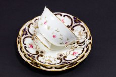 画像5: アンティーク陶磁器　コールポート　総手描き　薔薇とスクロール、金彩　ペア　ティーカップトリオセット (5)